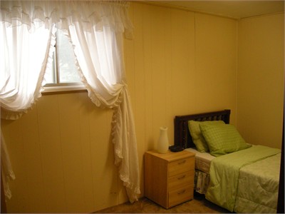 Close to York University and subway station