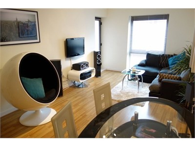 A CONTEMPORARY ONE BEDROOM FLAT IN CAMBRIDGE CITY CENTER
