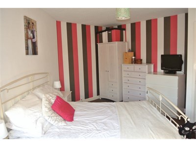 Home stay family in the central Vancouver (Downtown)
